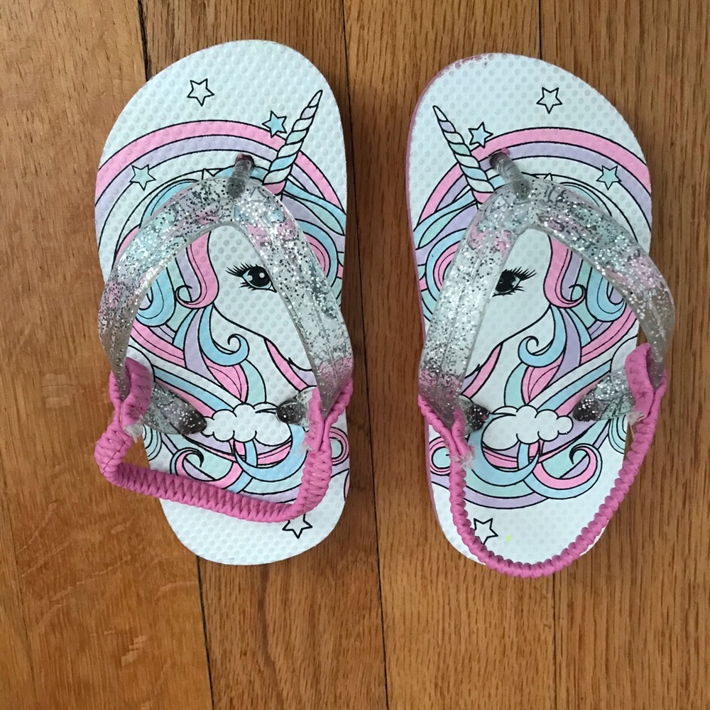 Children’s Place unicorn flip flops Size 5/6